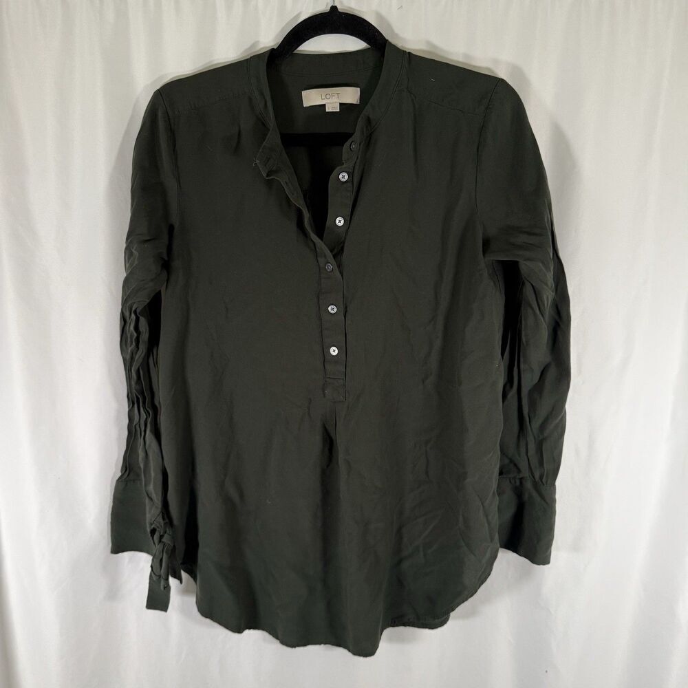 LOFT Blouse Women's Small Green 1/2 Button Long Sleeve Lightweight Rayon